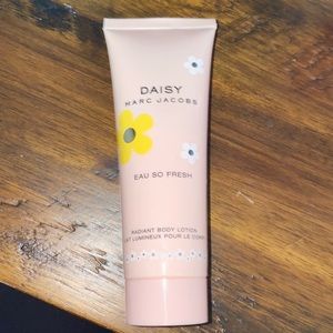 Marc Jacob’s “Daisy” scent body lotion never used